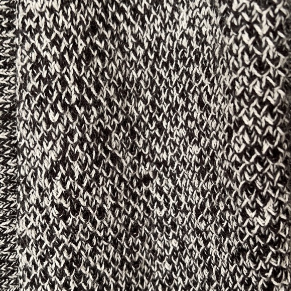 Loft’s brand . Size XSP. Color white & black . New - Picture 3 of 7